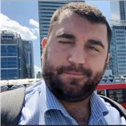 Ciao, mi chiamo Giuseppe , sono appena tornato da Londra dove ho vissuto per circa sei anni , sono pronto ad aiutarti in maniera semplice a imparare l’inglese